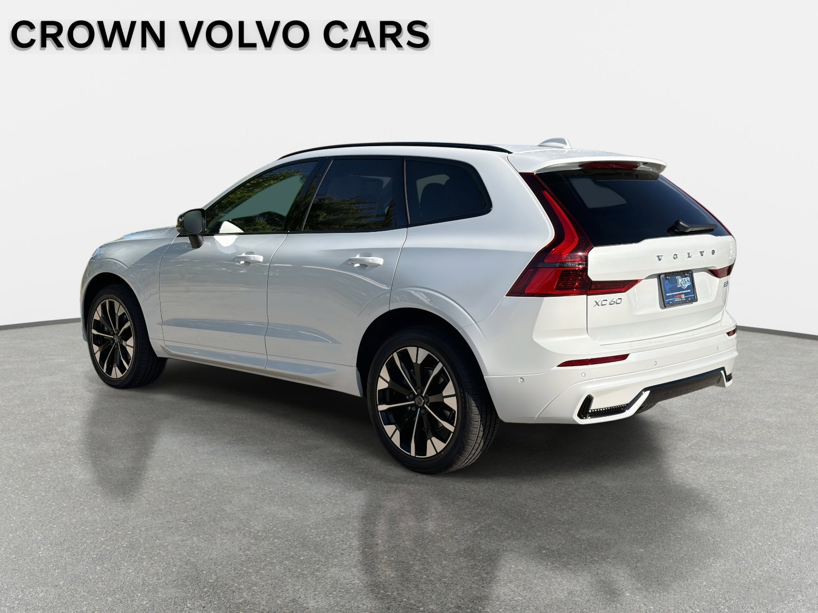 2026 Volvo XC60 Plus - Photo 7