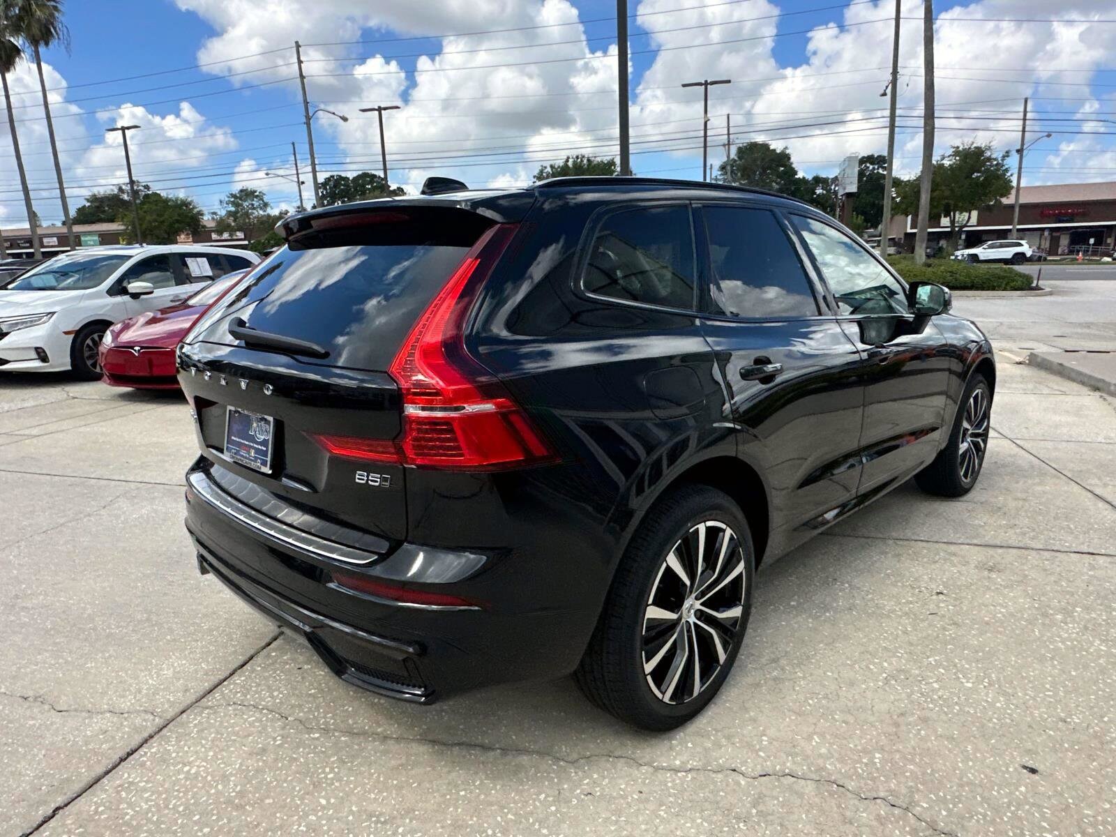 2025 Volvo XC60 B5 Plus photo 3