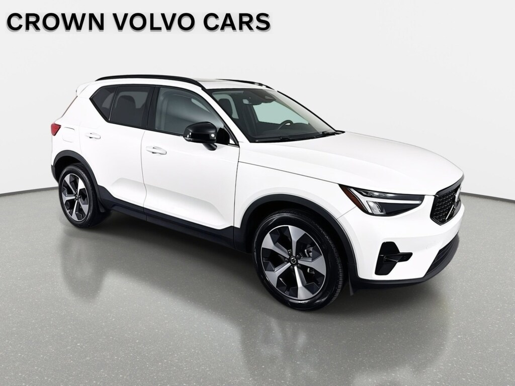 Used 2023 Volvo XC40 B5 AWD Plus Dark SUV