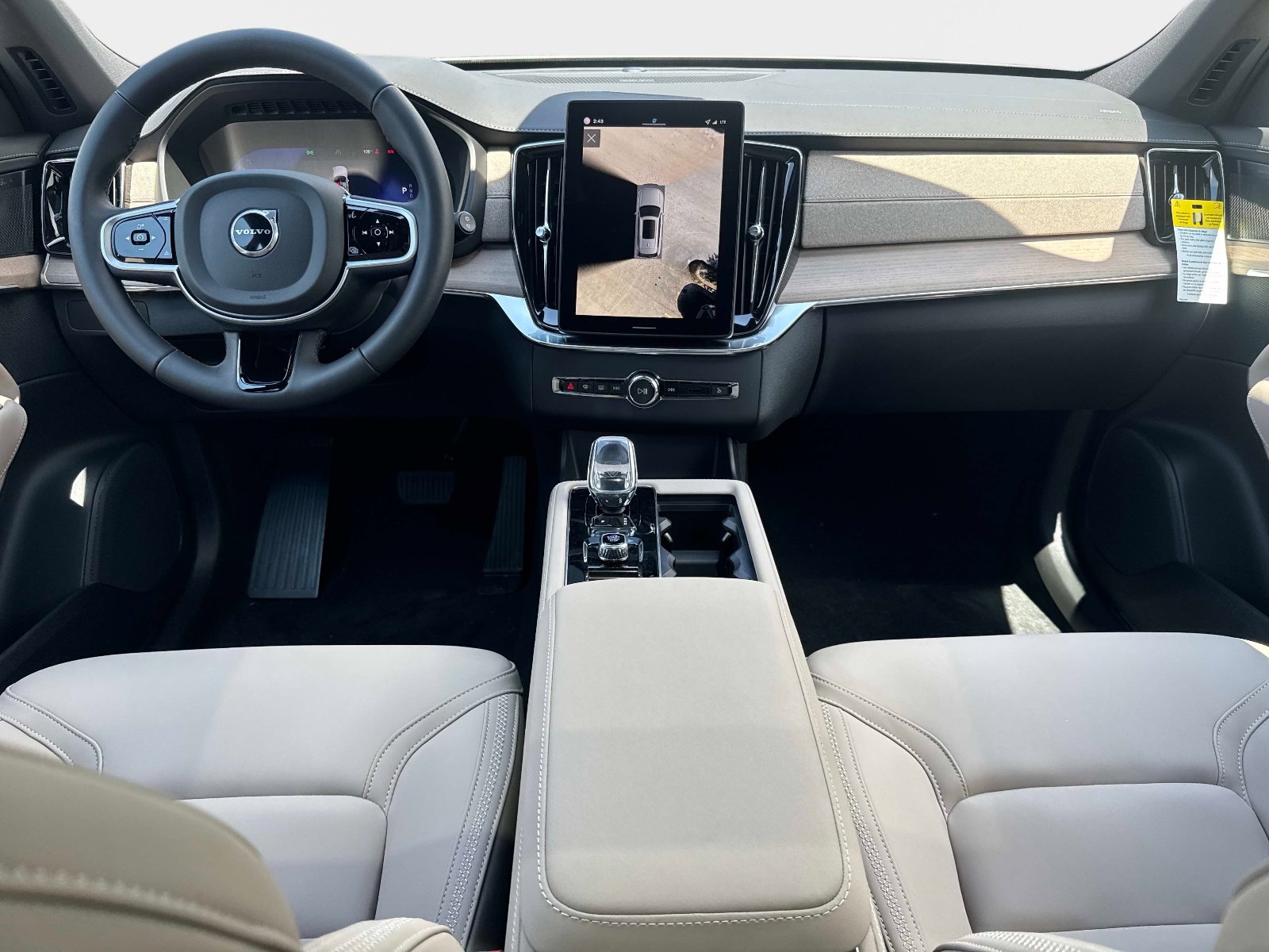 2026 Volvo XC90 Plus - Photo 13