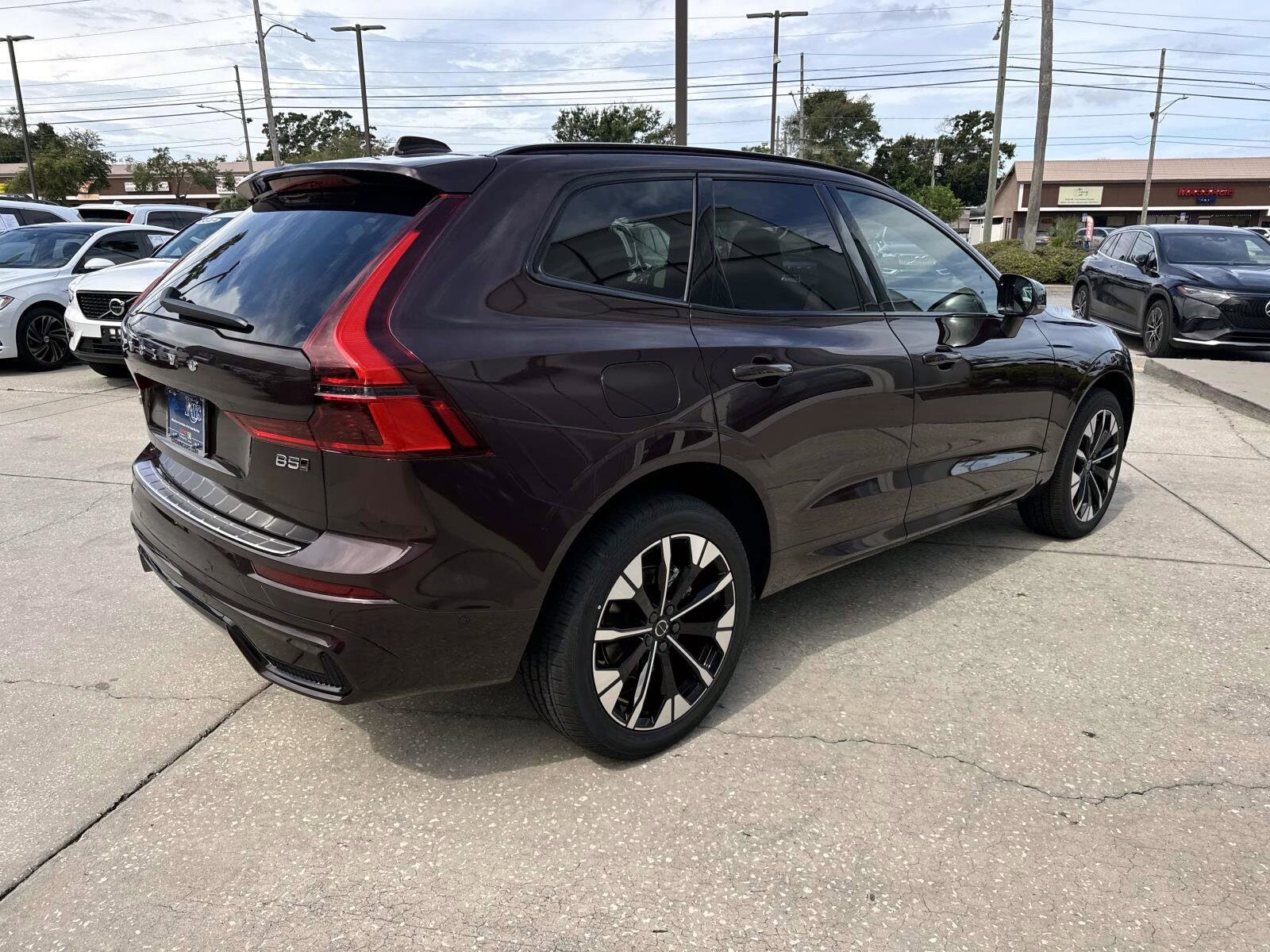 2026 Volvo XC60 B5 Plus photo 2