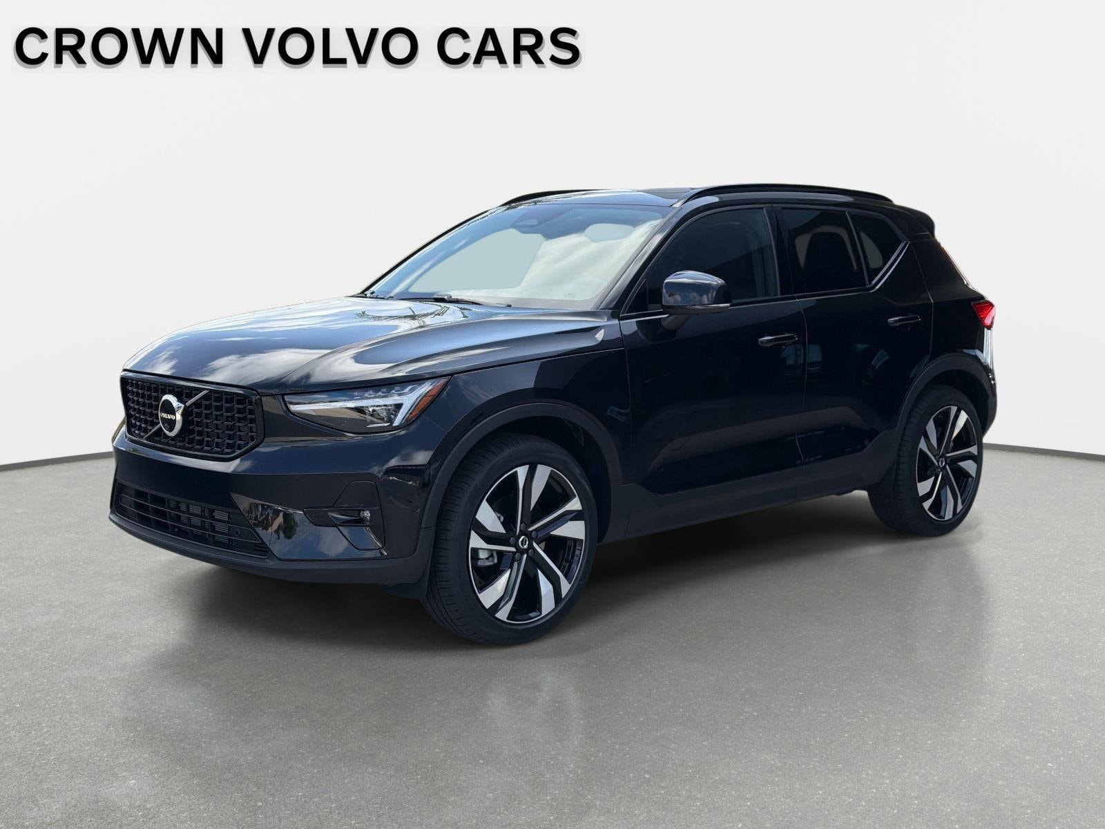 2026 Volvo XC40 B5 Plus Dark AWD's photo