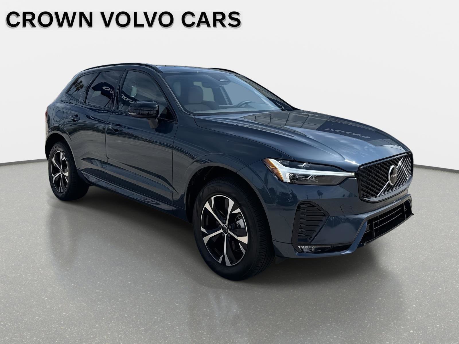 2026 Volvo XC60 Core's photo
