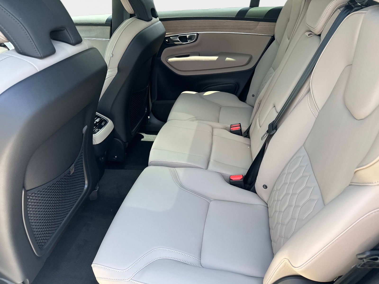2026 Volvo XC90 Plus - Photo 12