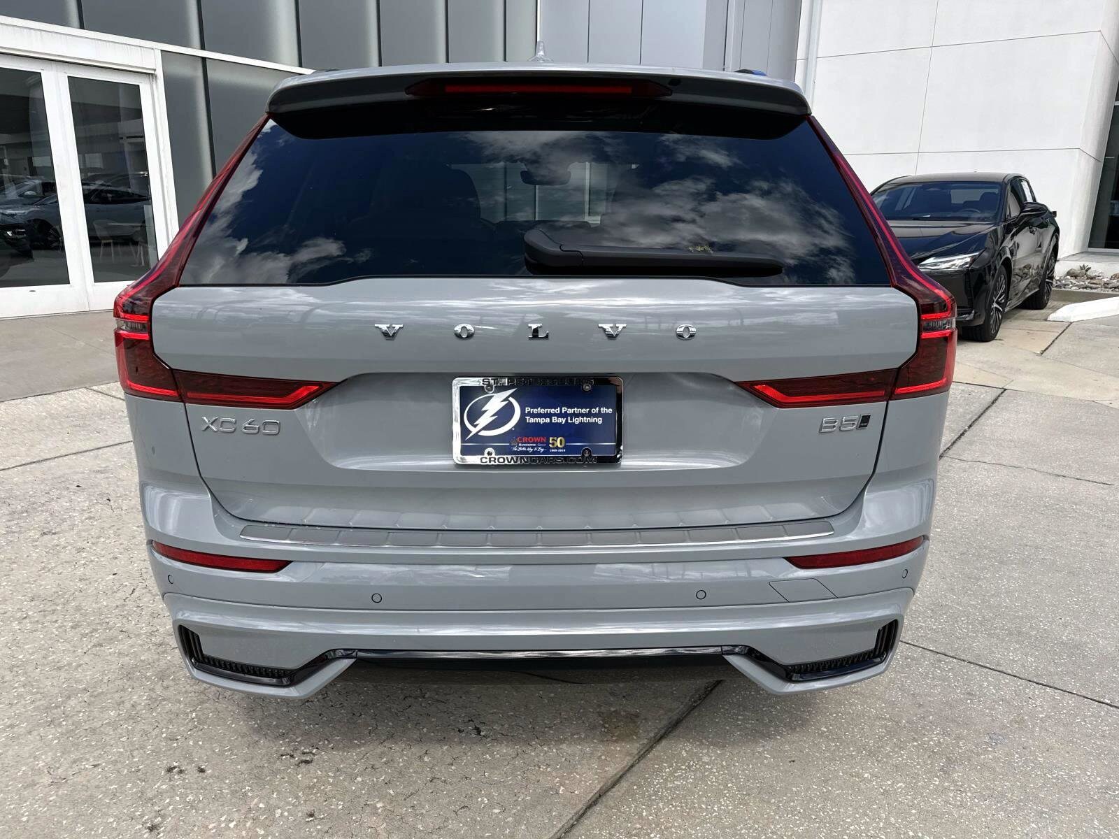 2026 Volvo XC60 B5 photo 4
