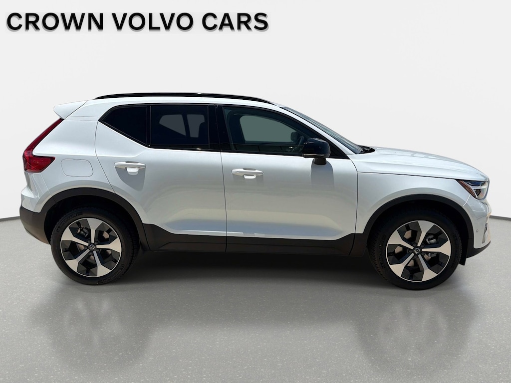 New 2026 Volvo XC40 B5 Plus SUV
