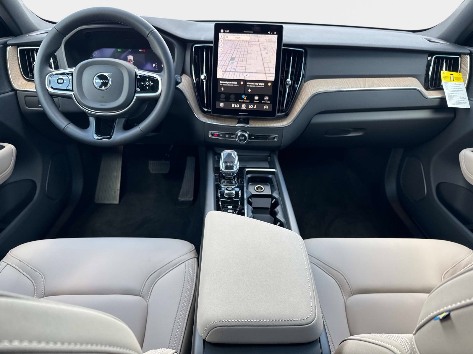 2026 Volvo XC60 Plus - Photo 13