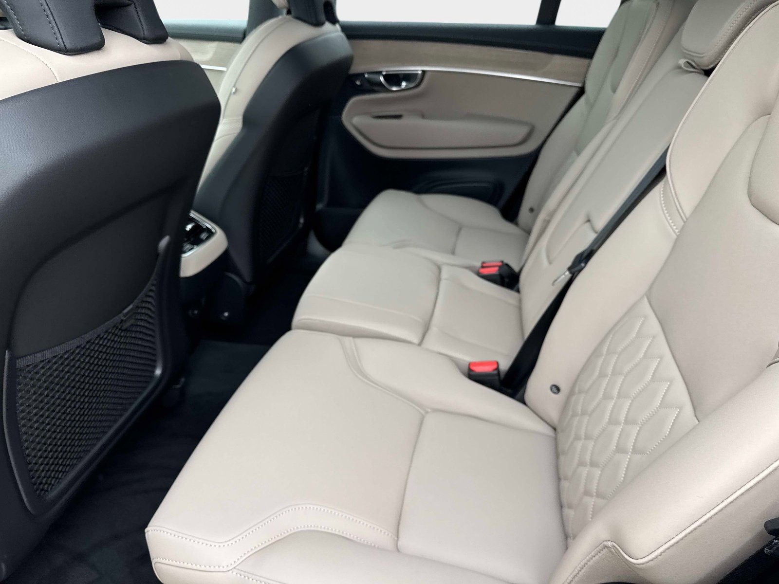 2026 Volvo XC90 Plus - Photo 11