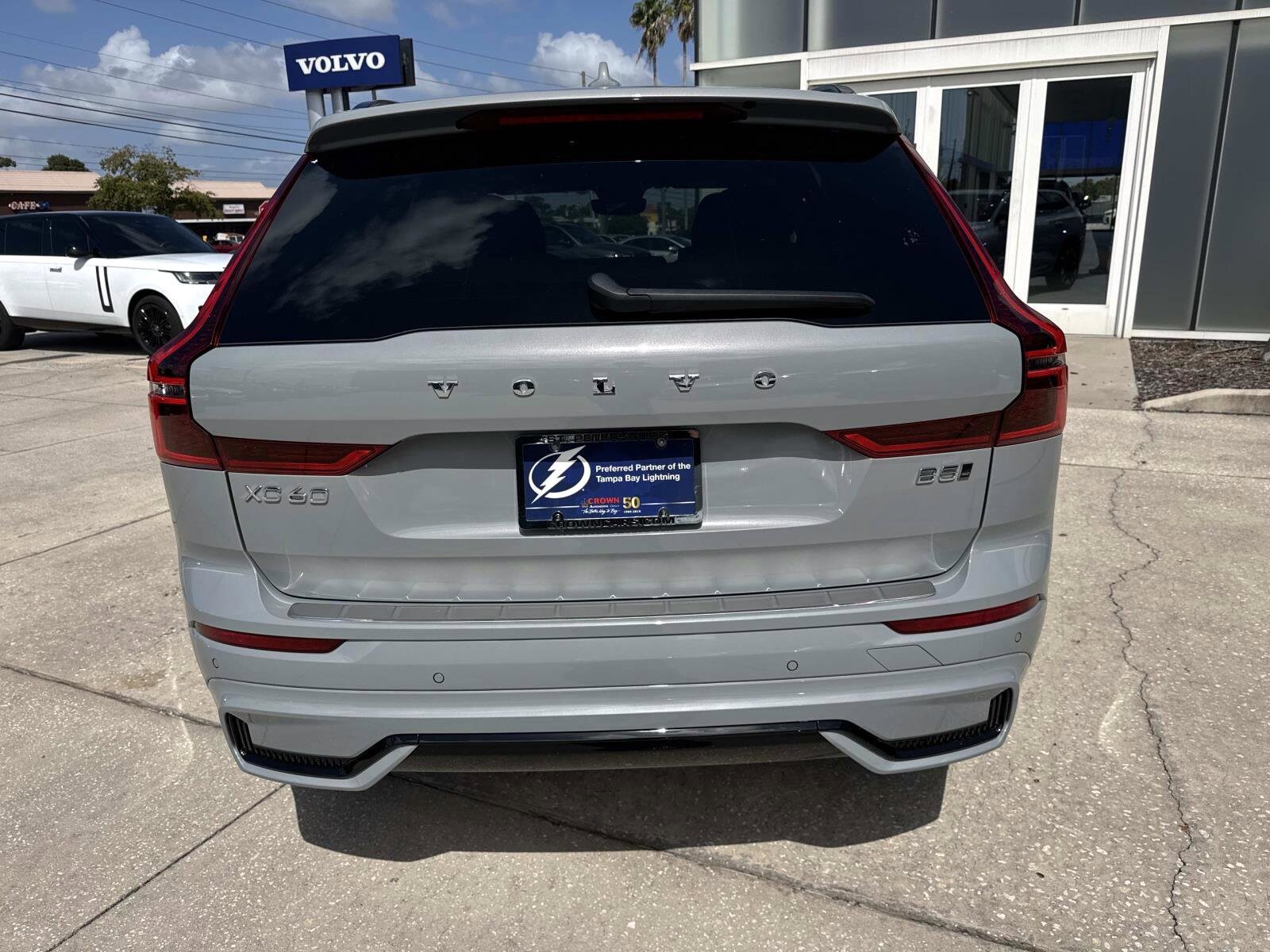 2026 Volvo XC60 B5 Plus photo 4