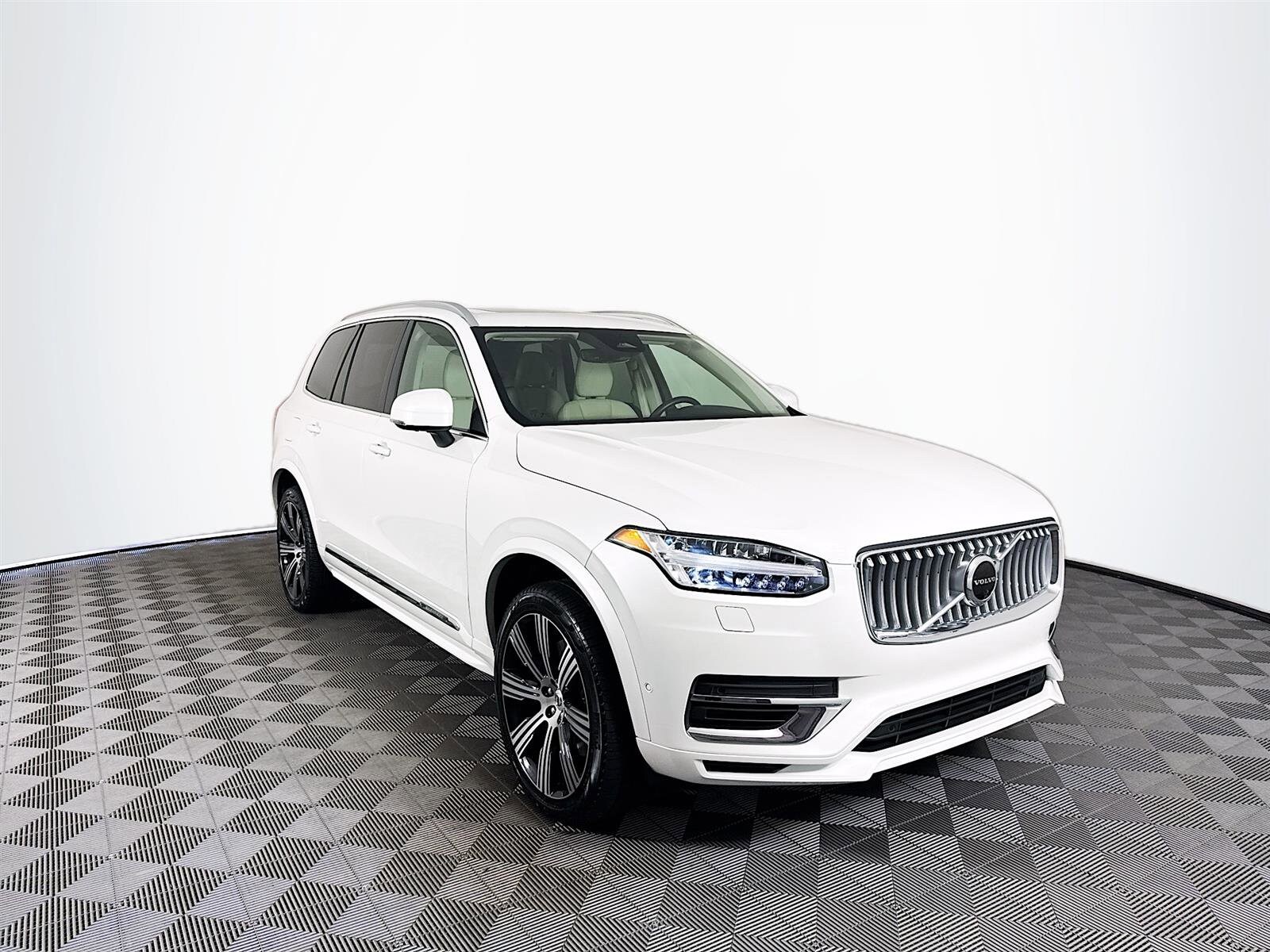 2023 Volvo XC90 Recharge Plus photo 3