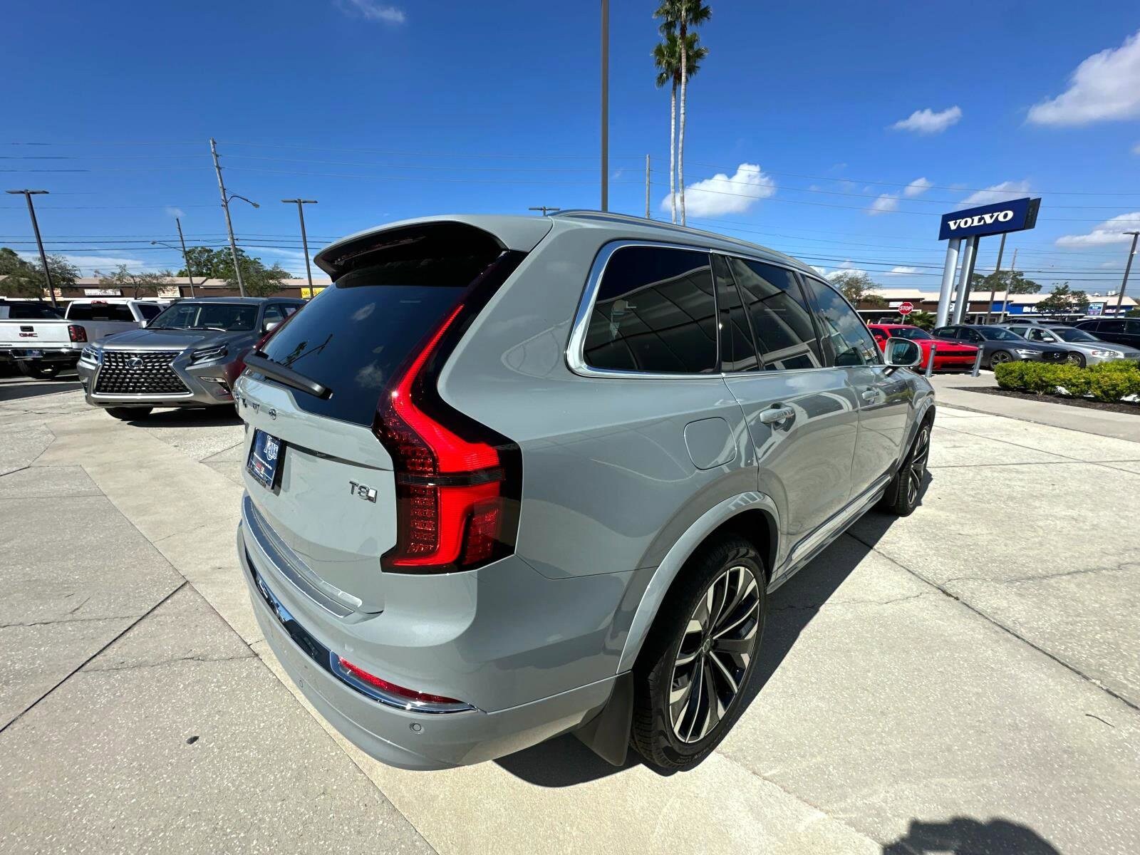 2025 Volvo XC90 T8 Core photo 3