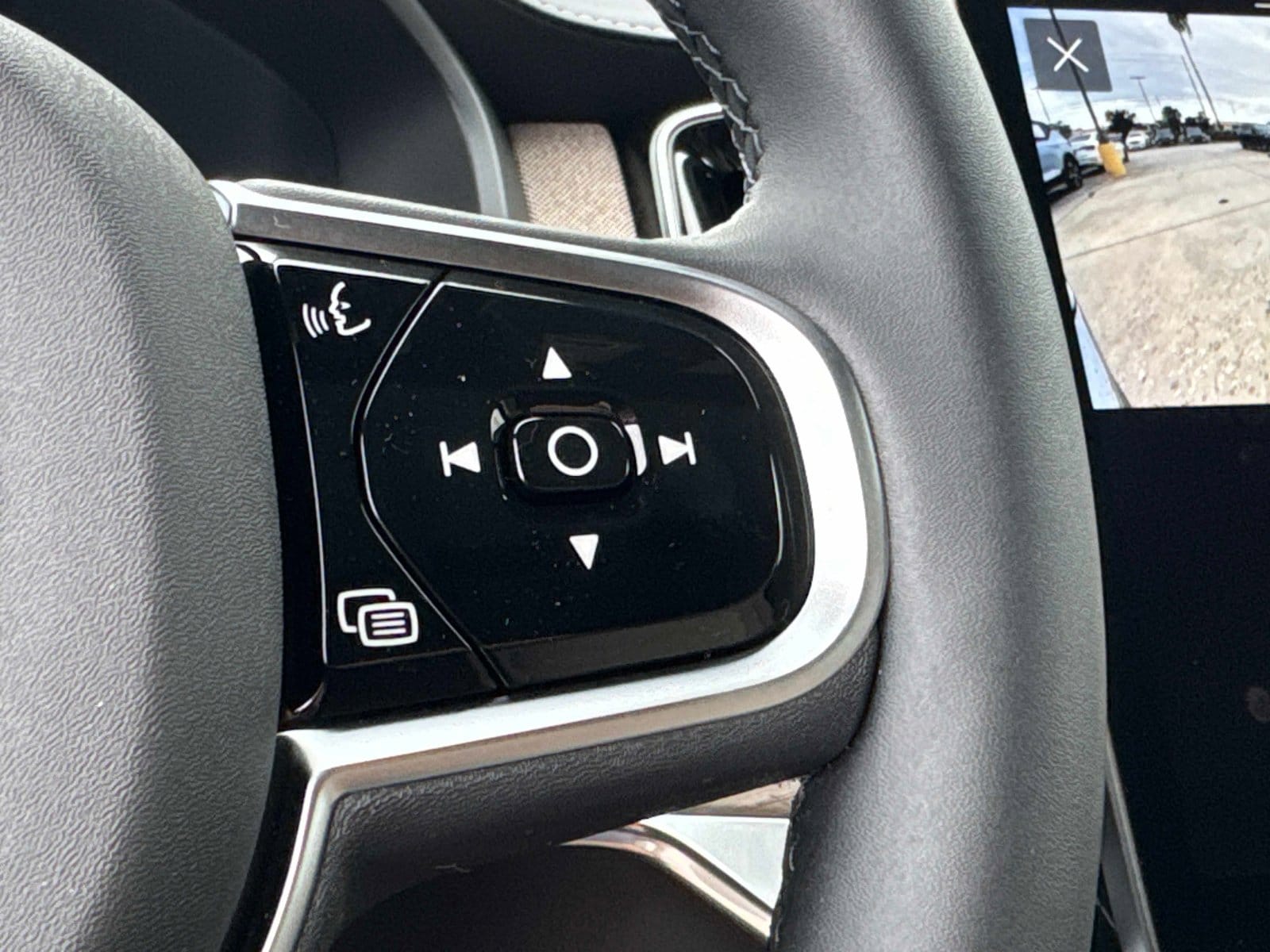 2026 Volvo XC90 Plus - Photo 29