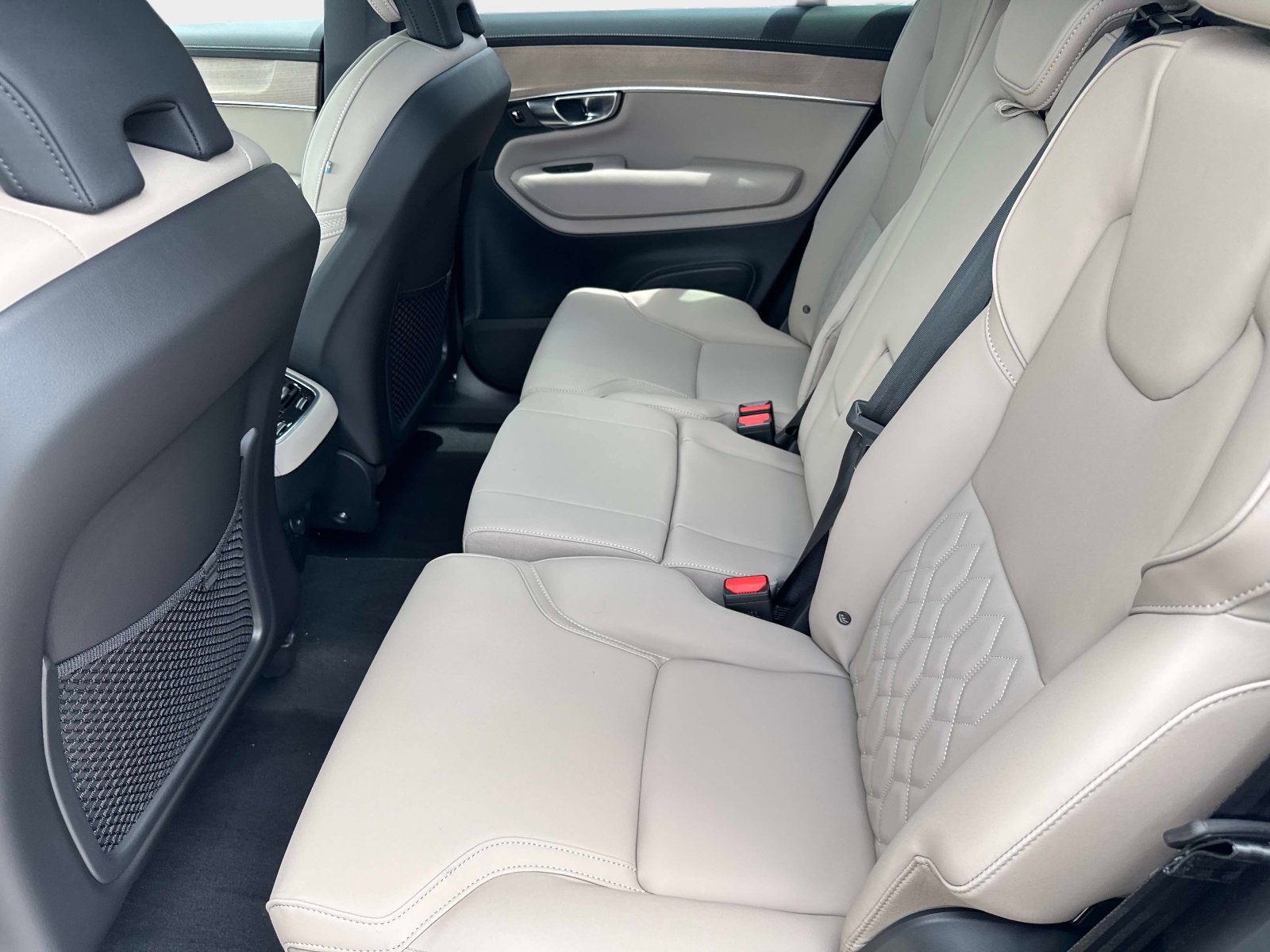 2026 Volvo XC90 Plus - Photo 12
