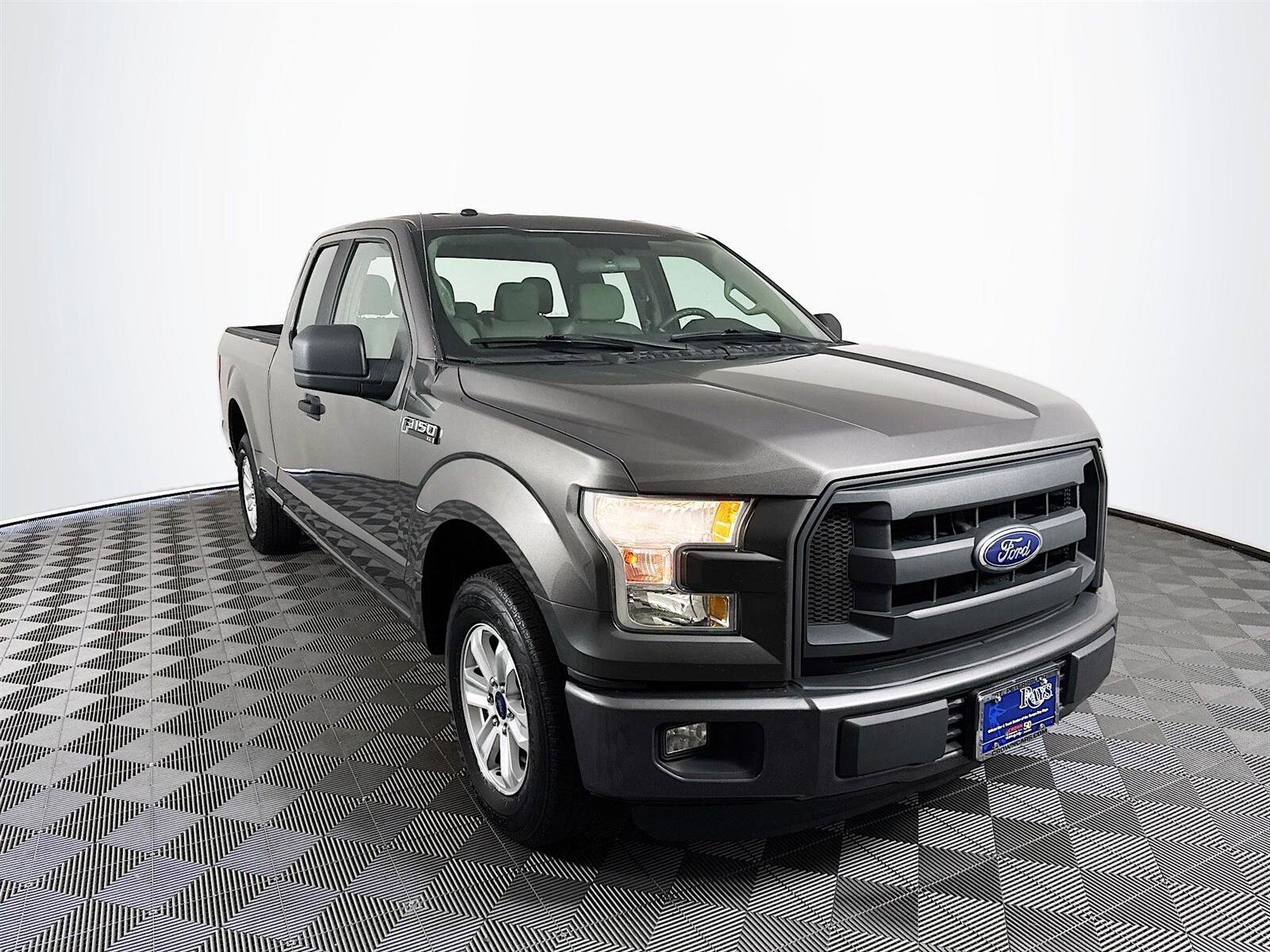 2015 Ford F-150 XL photo 2