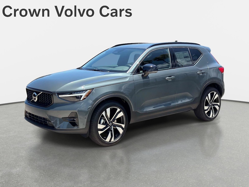 New 2026 Volvo XC40 B5 Plus SUV