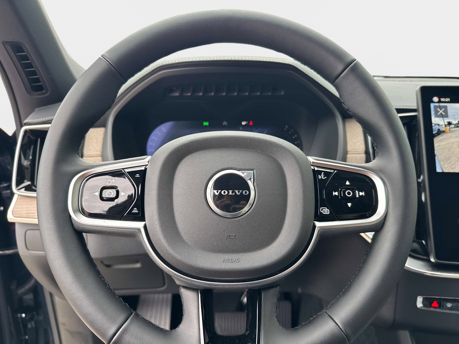 2026 Volvo XC90 Plus - Photo 26