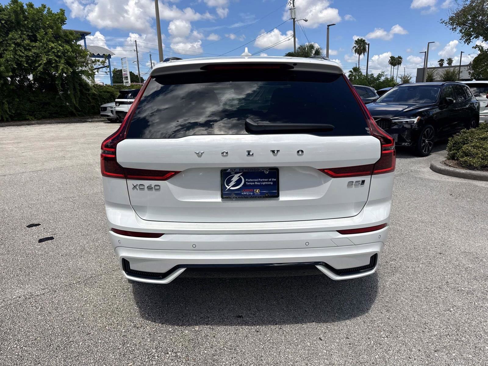 2026 Volvo XC60 B5 Core photo 4
