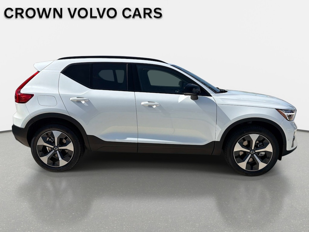 New 2026 Volvo XC40 B4 Plus SUV