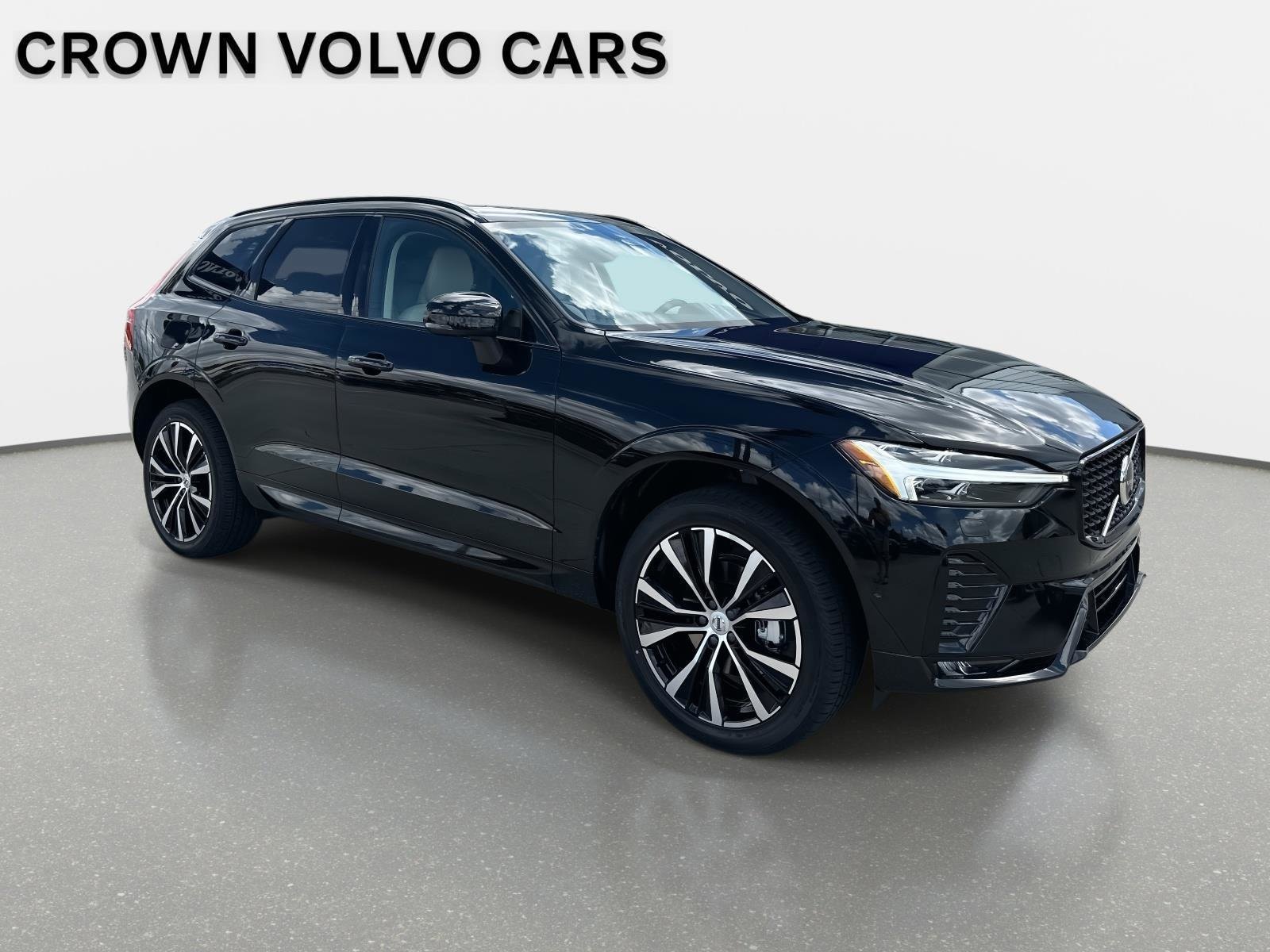 2025 Volvo XC60 Plus's photo