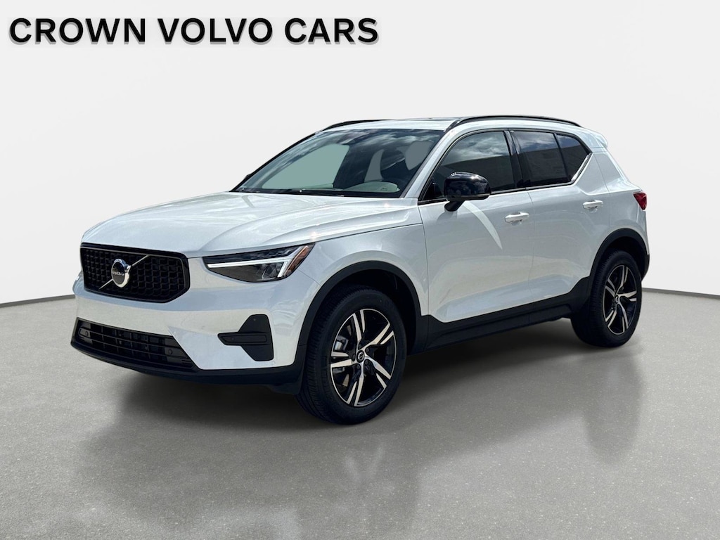 New 2026 Volvo XC40 B5 Core SUV