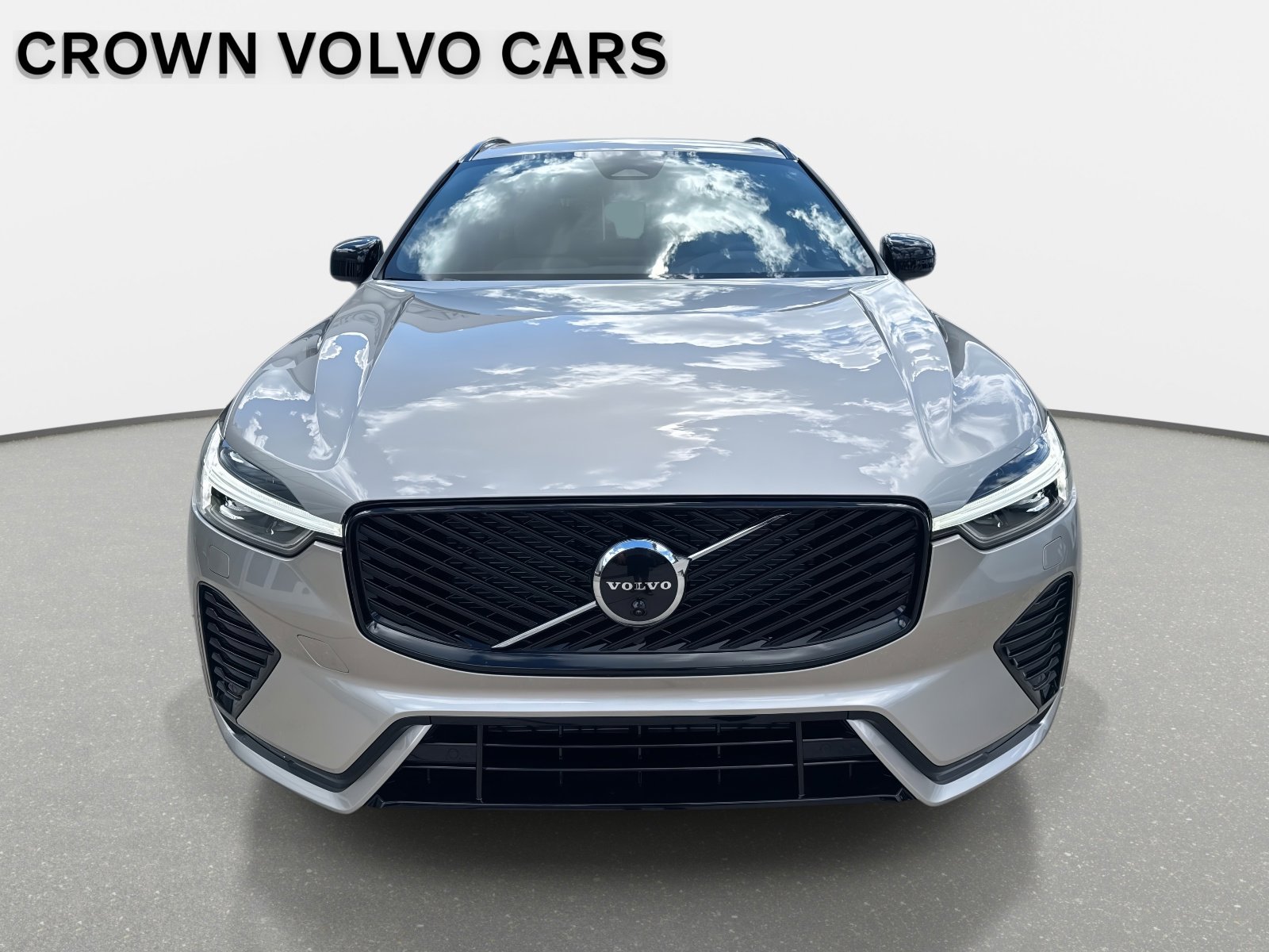 2026 Volvo XC60 Plus - Photo 8