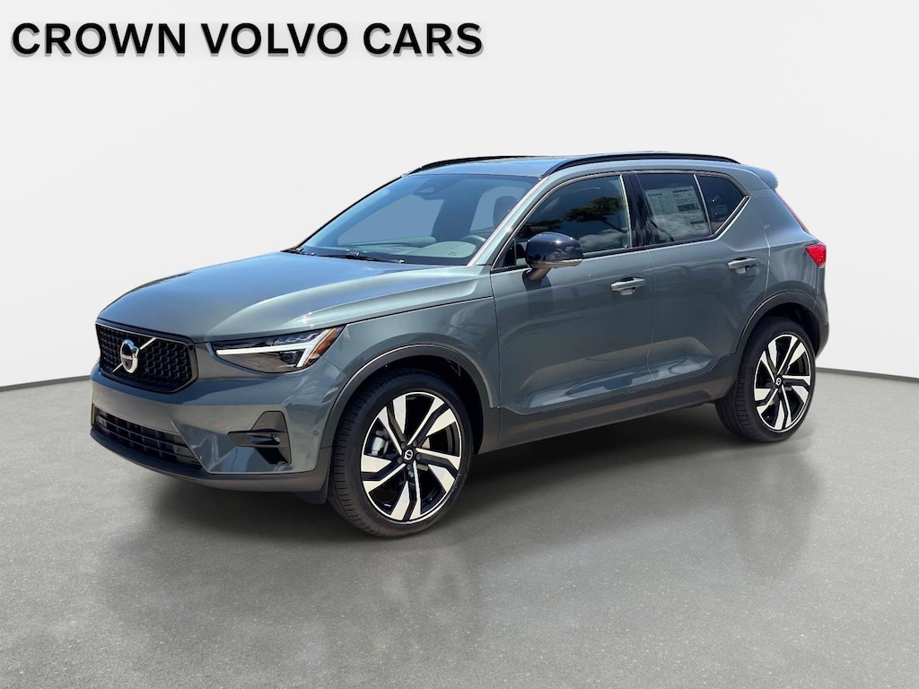 New 2026 Volvo XC40 B5 Plus SUV