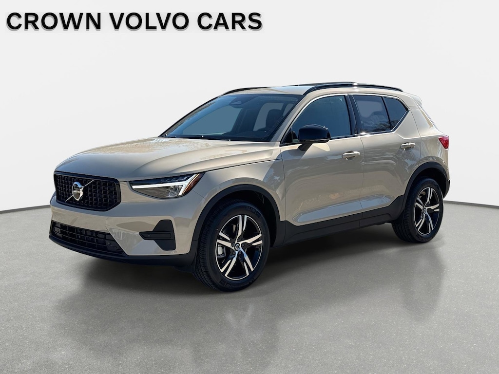 New 2026 Volvo XC40 B4 Core SUV