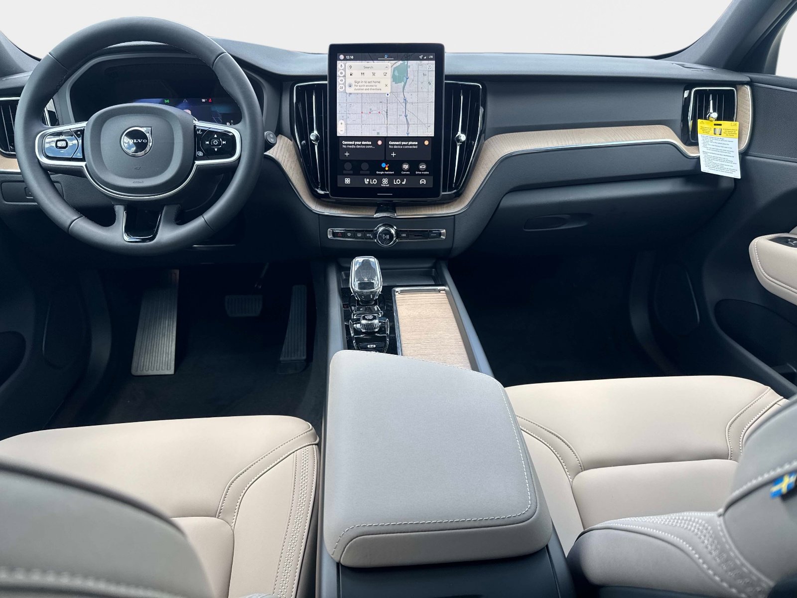 2026 Volvo XC60 Plus - Photo 13