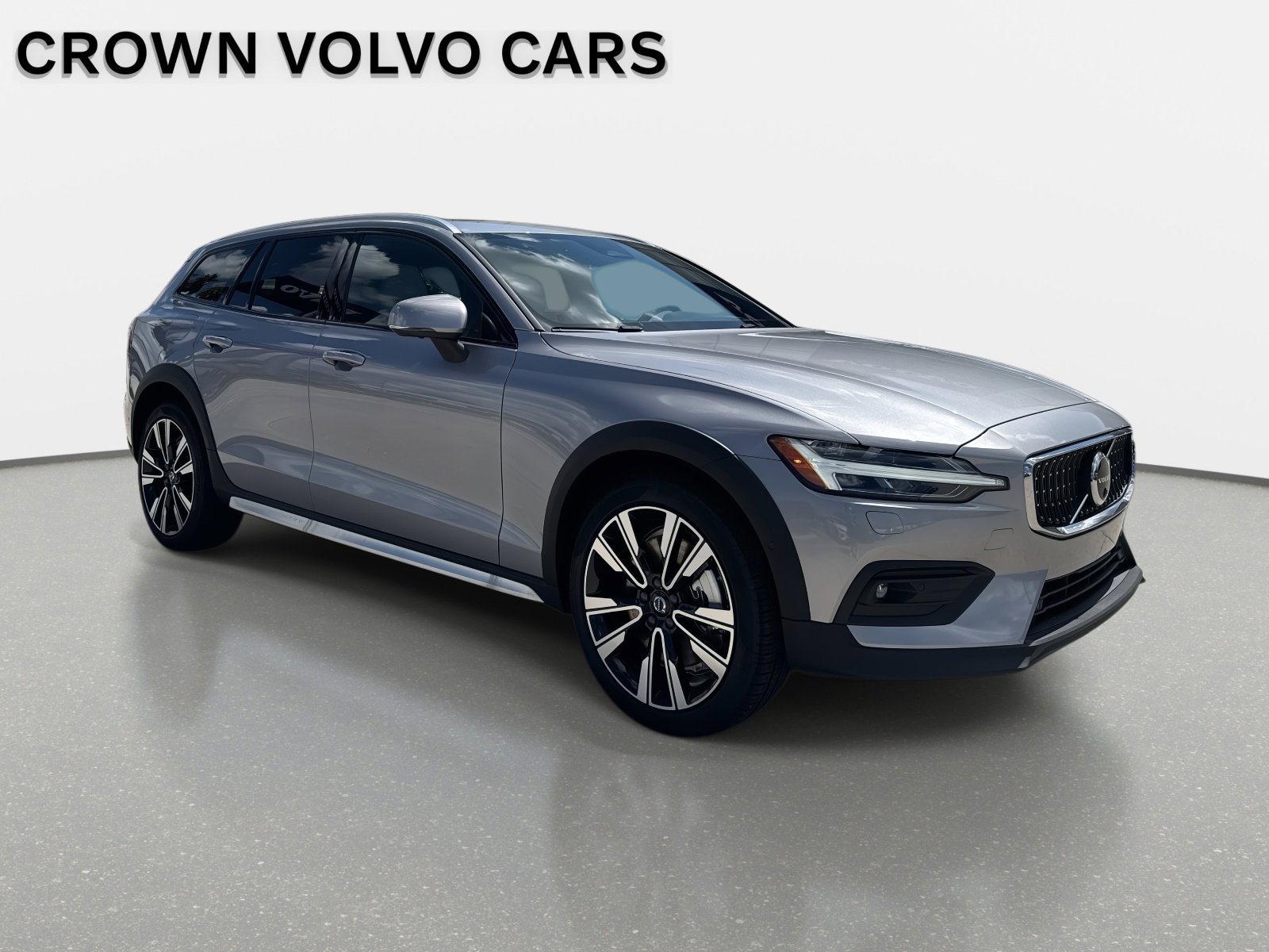2026 Volvo V60 Cross Country Ultra's photo