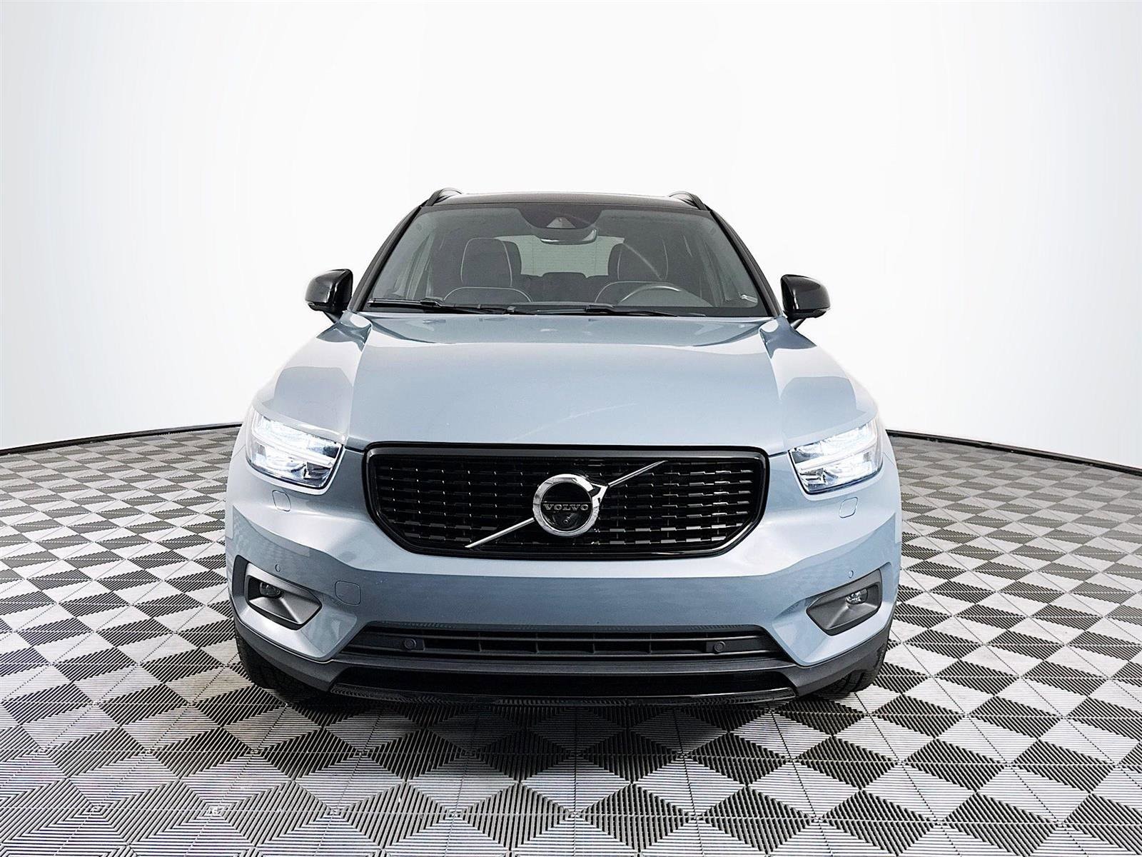 Used 2020 Volvo XC40 R-Design with VIN YV4AC2HM4L2287394 for sale in Saint Petersburg, FL