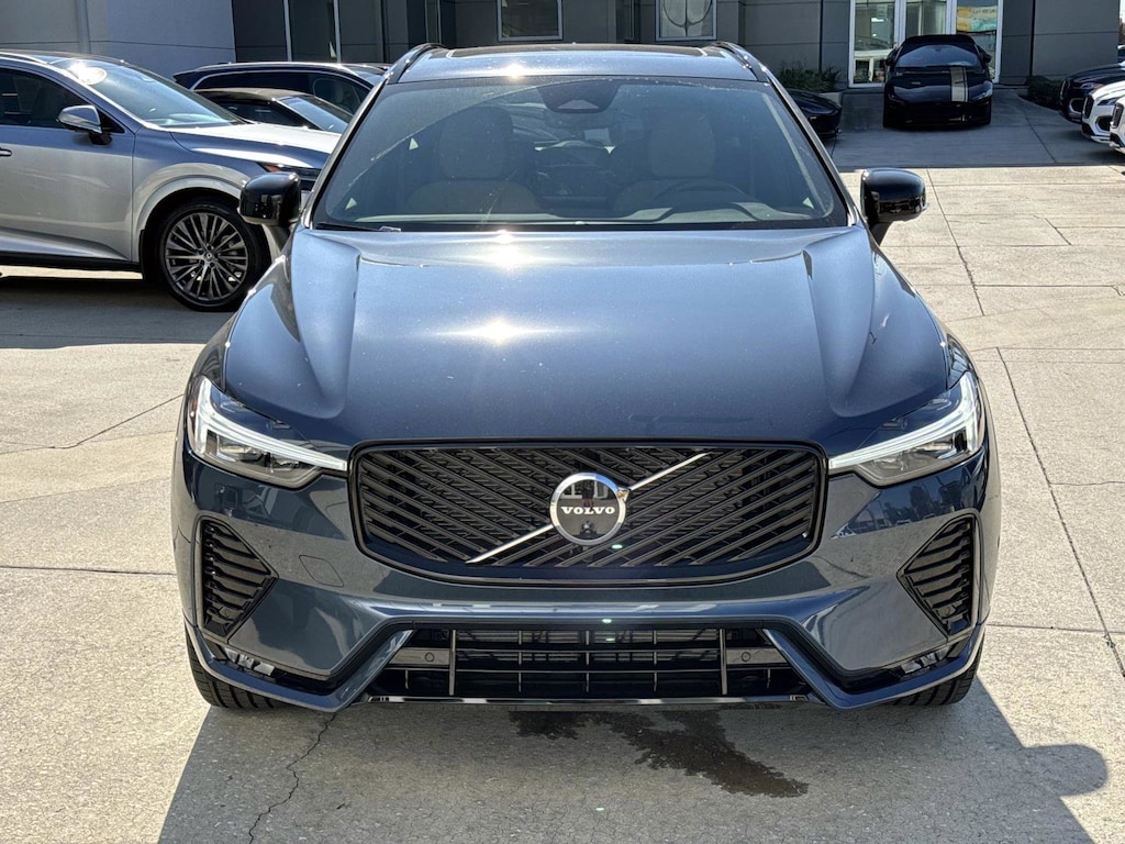 New 2026 Volvo XC60 B5 Plus SUV