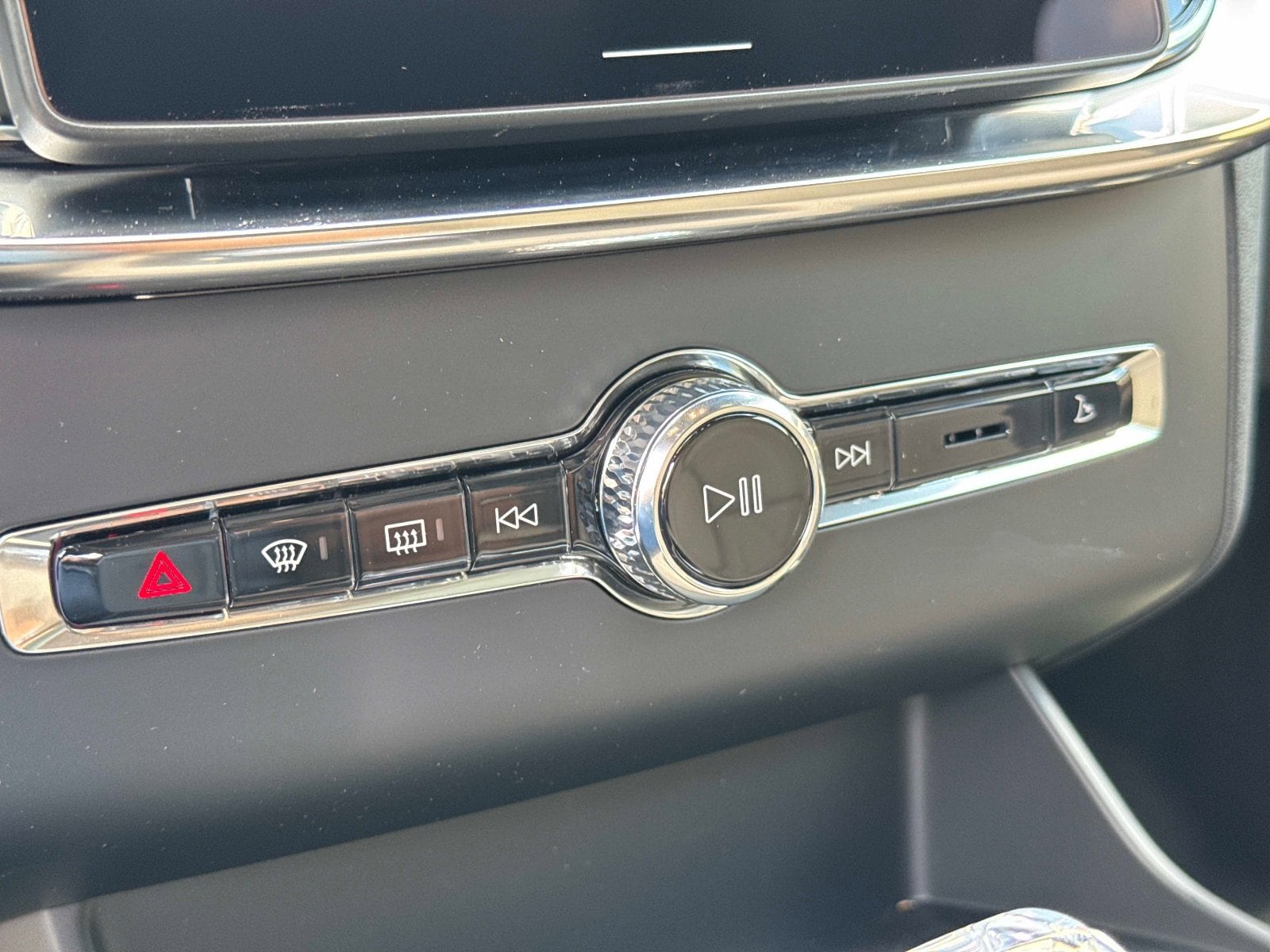 2026 Volvo XC90 Plus - Photo 25