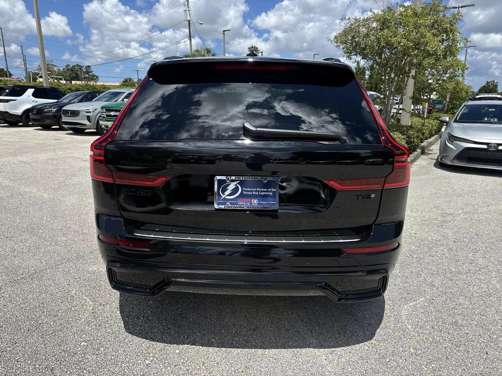 2026 Volvo XC60 T8 Black Edition photo 3