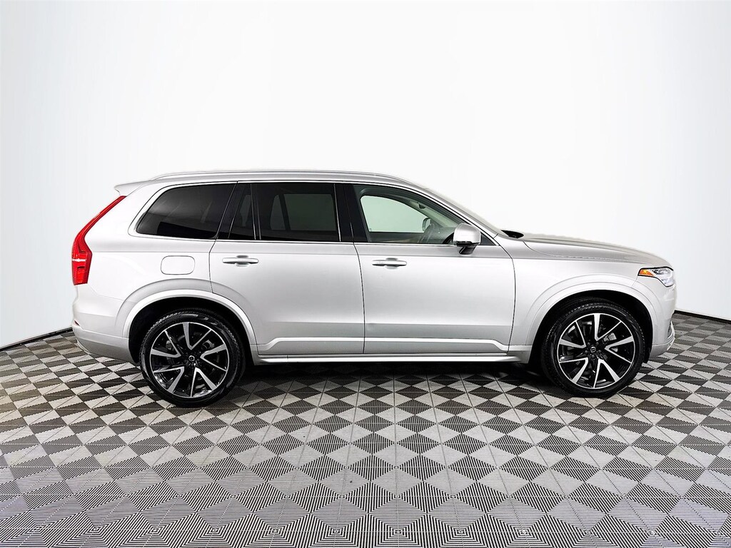 Used 2022 Volvo XC90 T6 AWD Momentum 7 Seater SUV