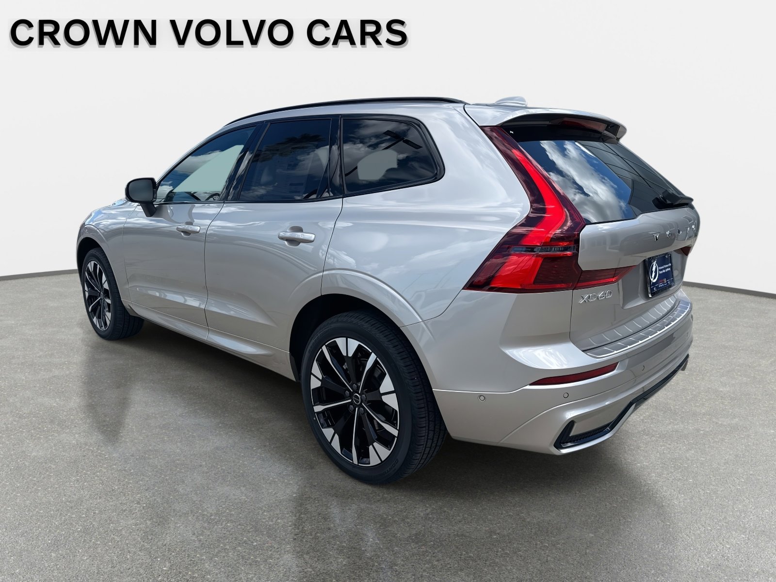 2026 Volvo XC60 Plus - Photo 6