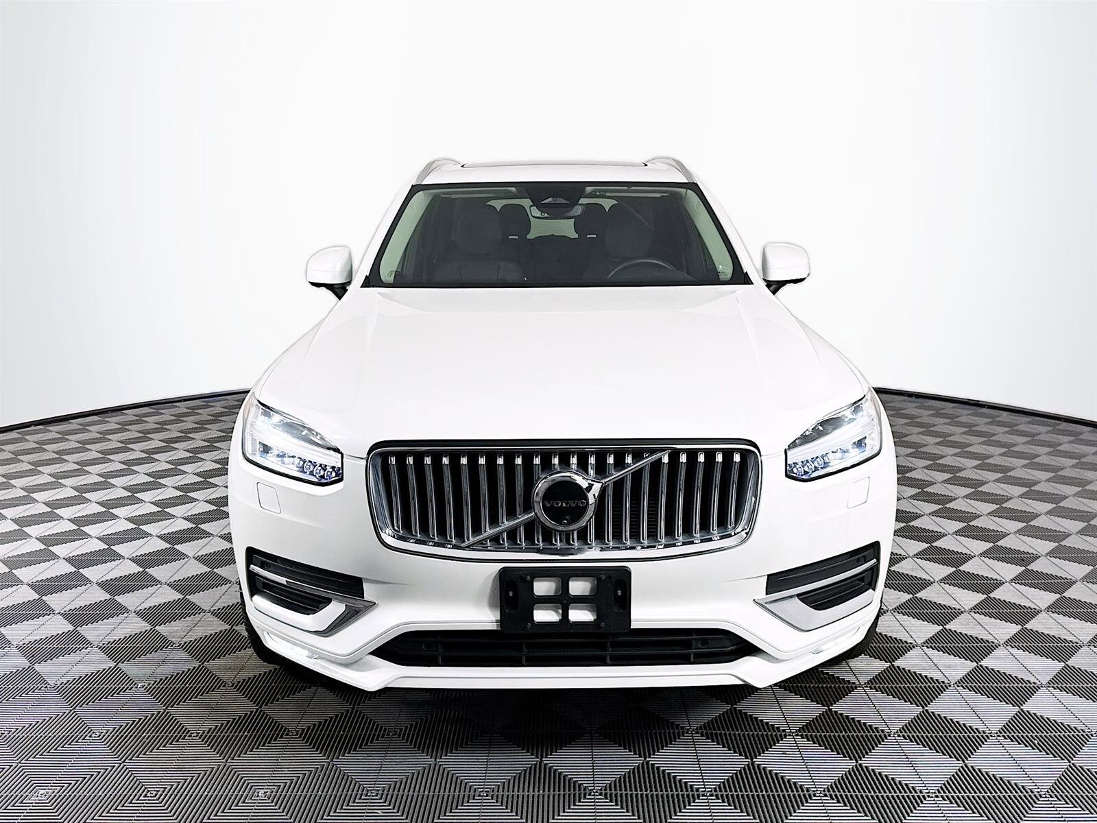 2024 Volvo XC90 Plus photo 2