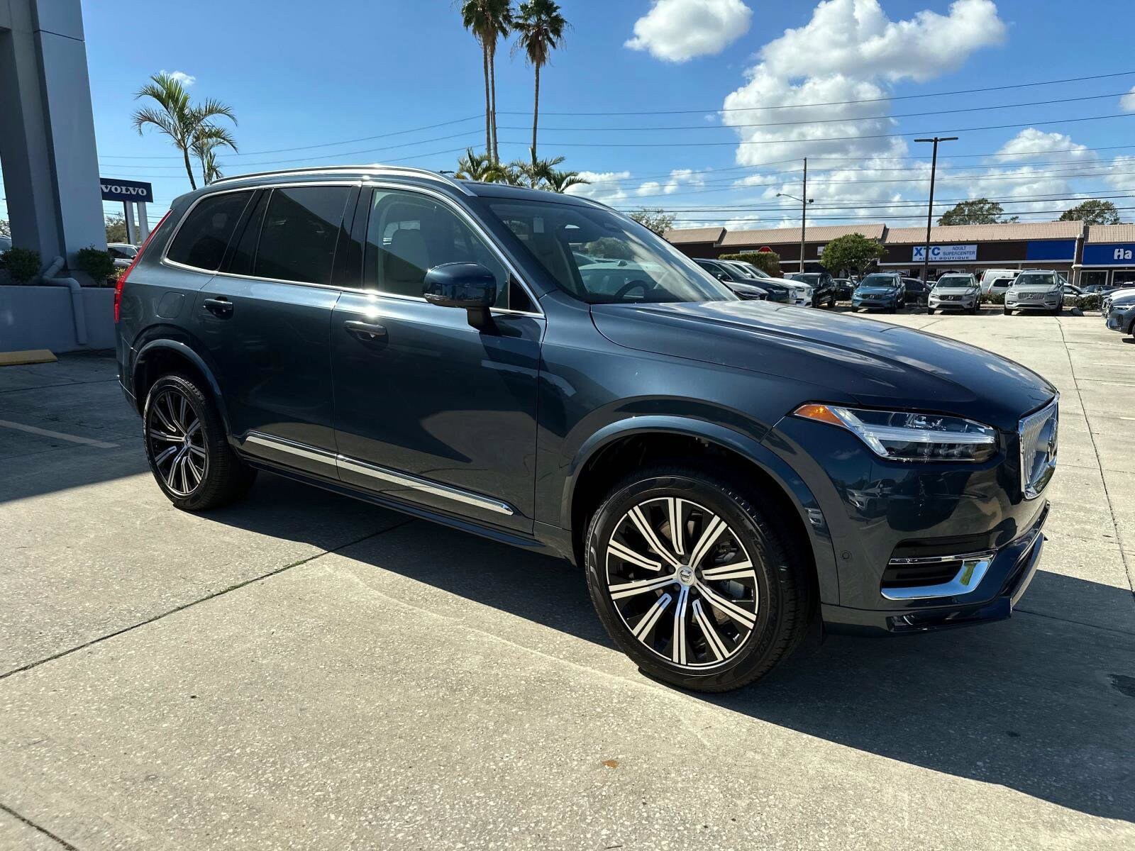 2025 Volvo XC90 Plus photo 2