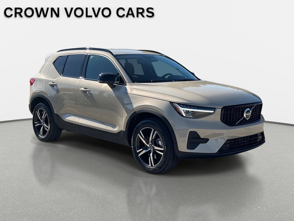 New 2026 Volvo XC40 B4 Core SUV