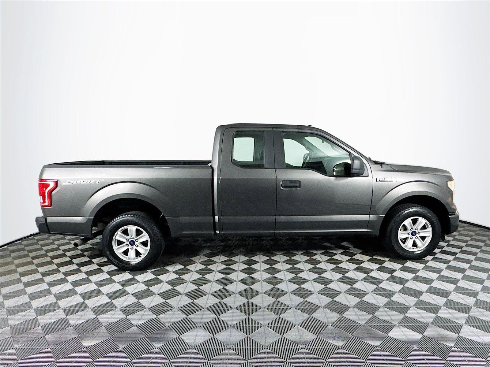 2015 Ford F-150 XL photo 3