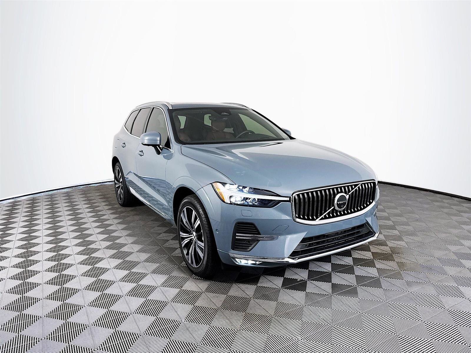 2023 Volvo XC60 Ultimate photo 3