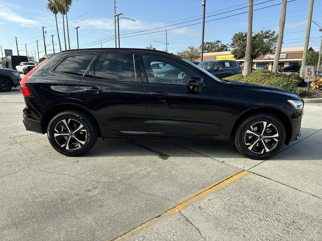 New 2026 Volvo XC60 B5 Core SUV