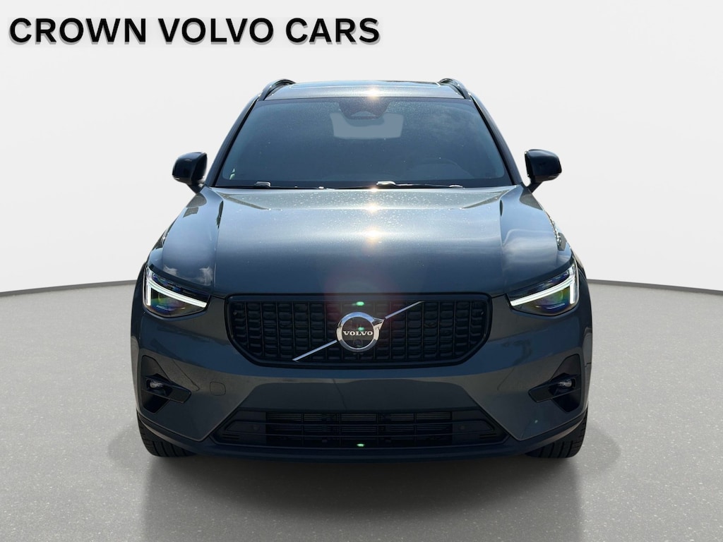 New 2026 Volvo XC40 B5 Plus SUV