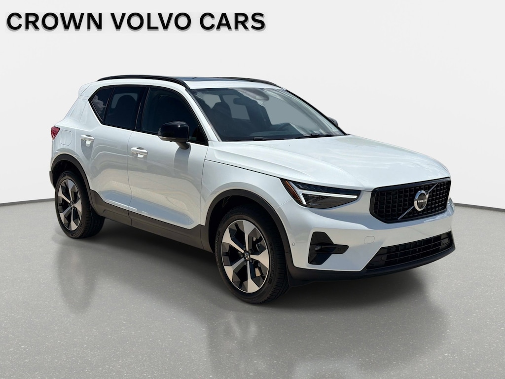 New 2026 Volvo XC40 B5 Plus SUV