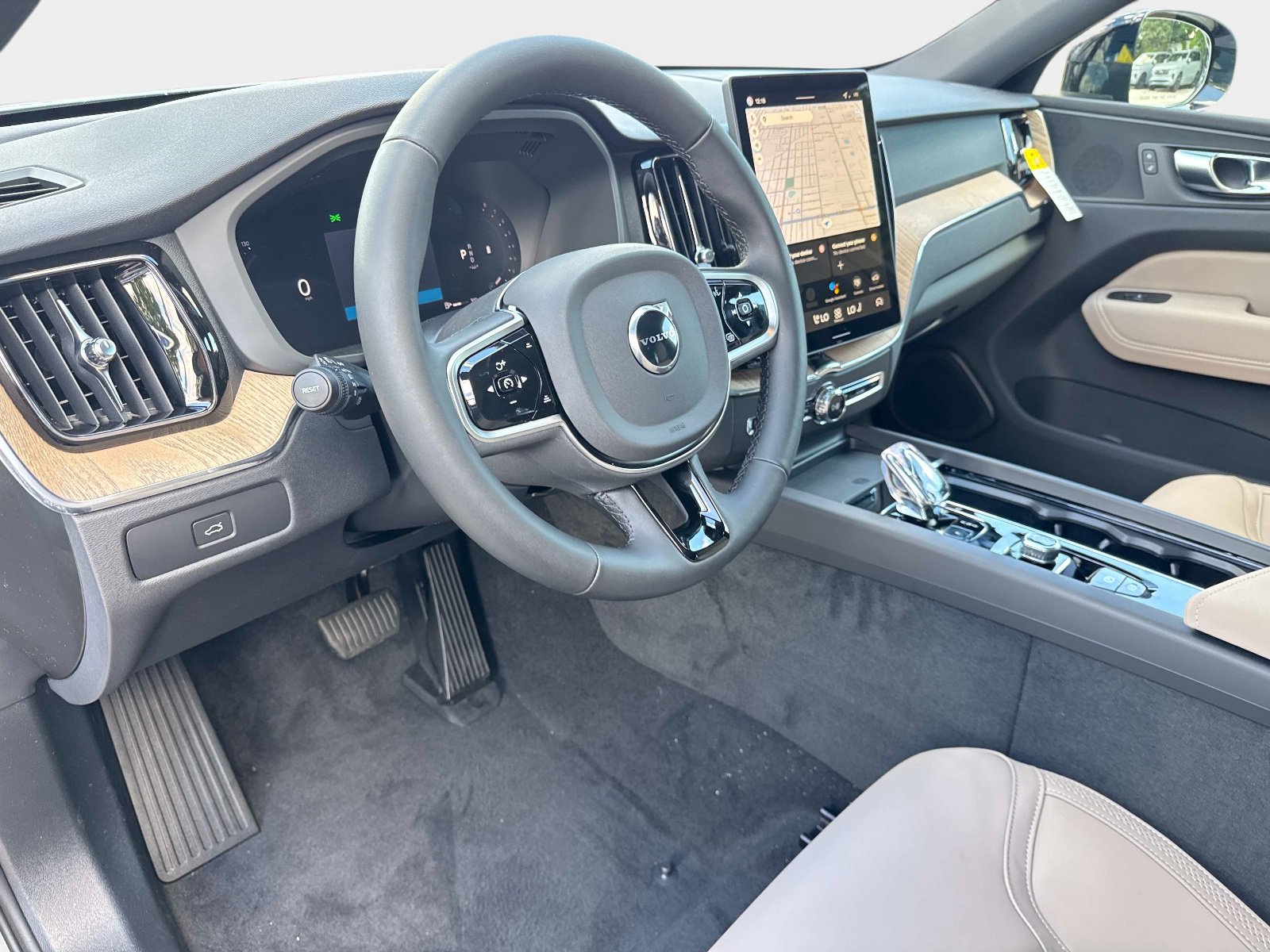 2026 Volvo XC60 Plus - Photo 19
