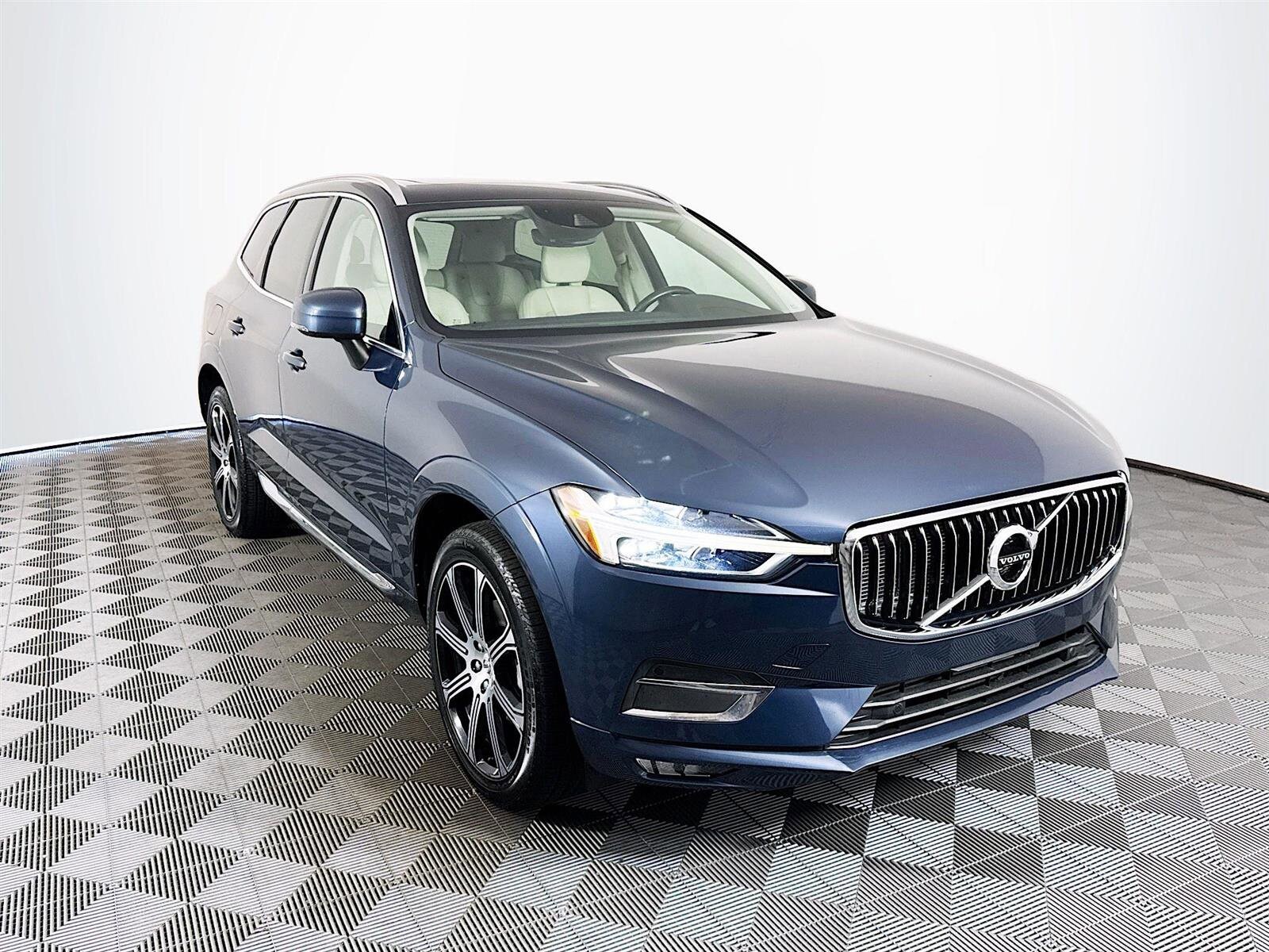 2021 Volvo XC60 T5 Inscription photo 3