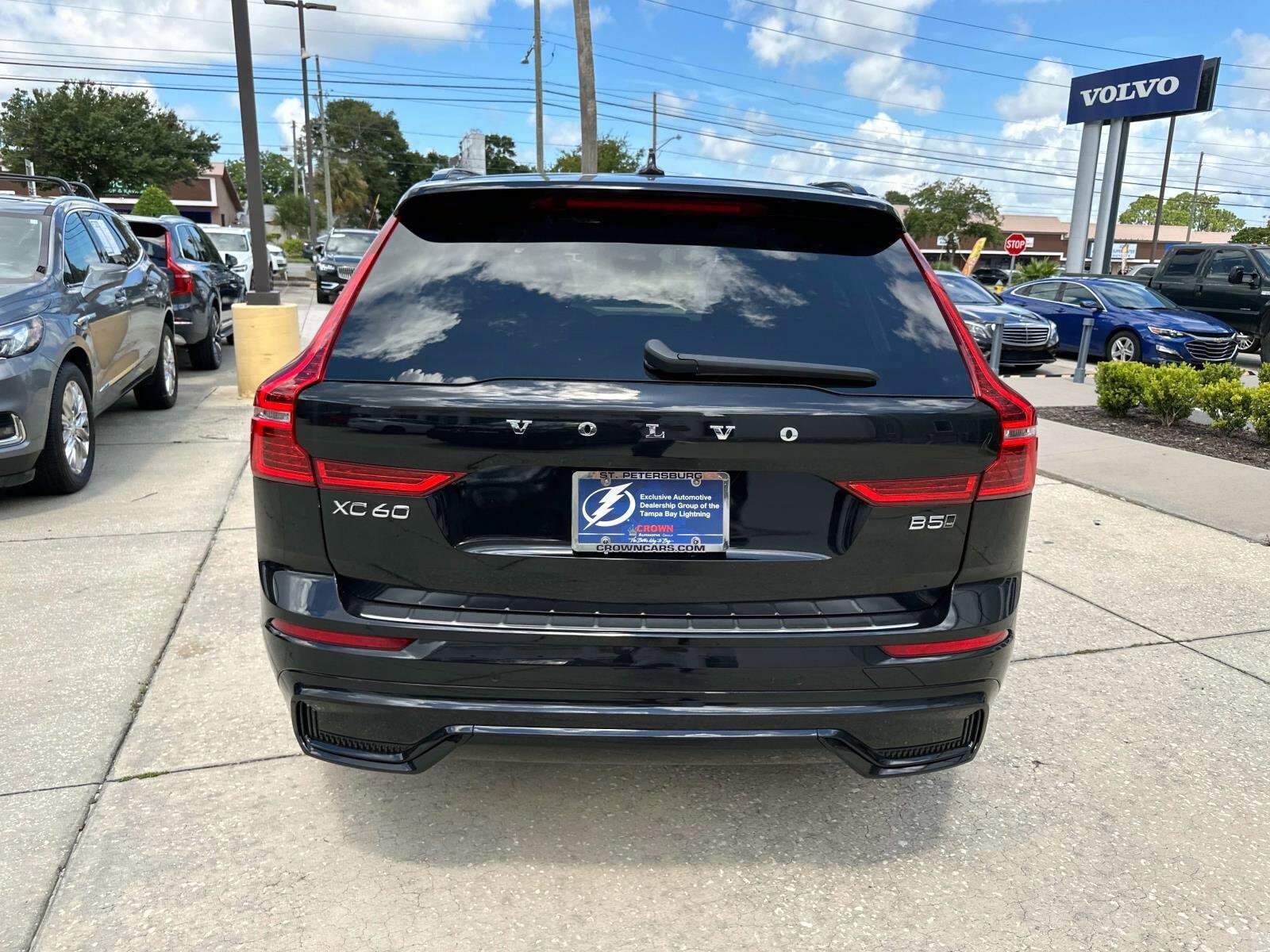 2025 Volvo XC60 B5 Plus photo 3