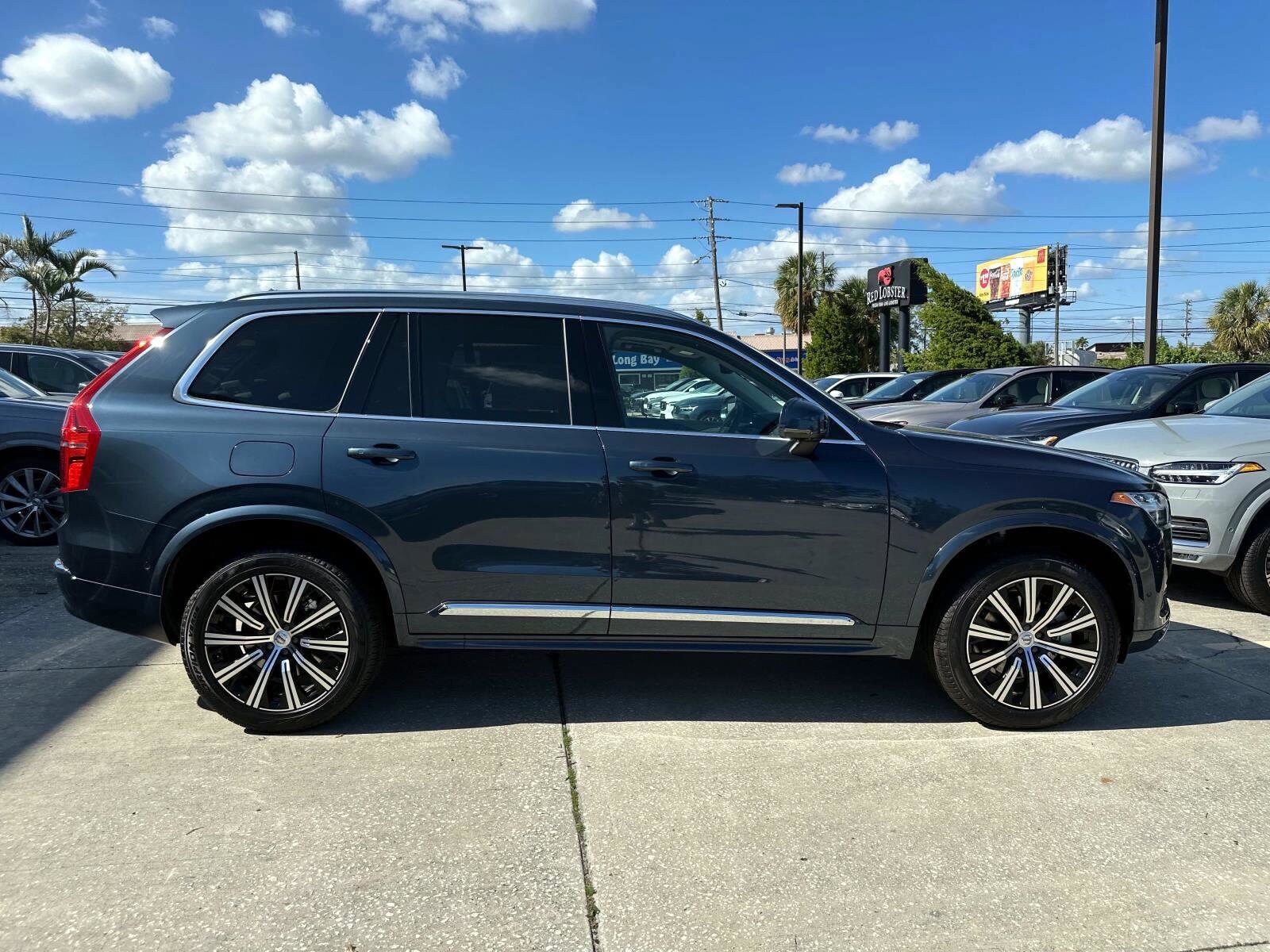 2025 Volvo XC90 Plus photo 3