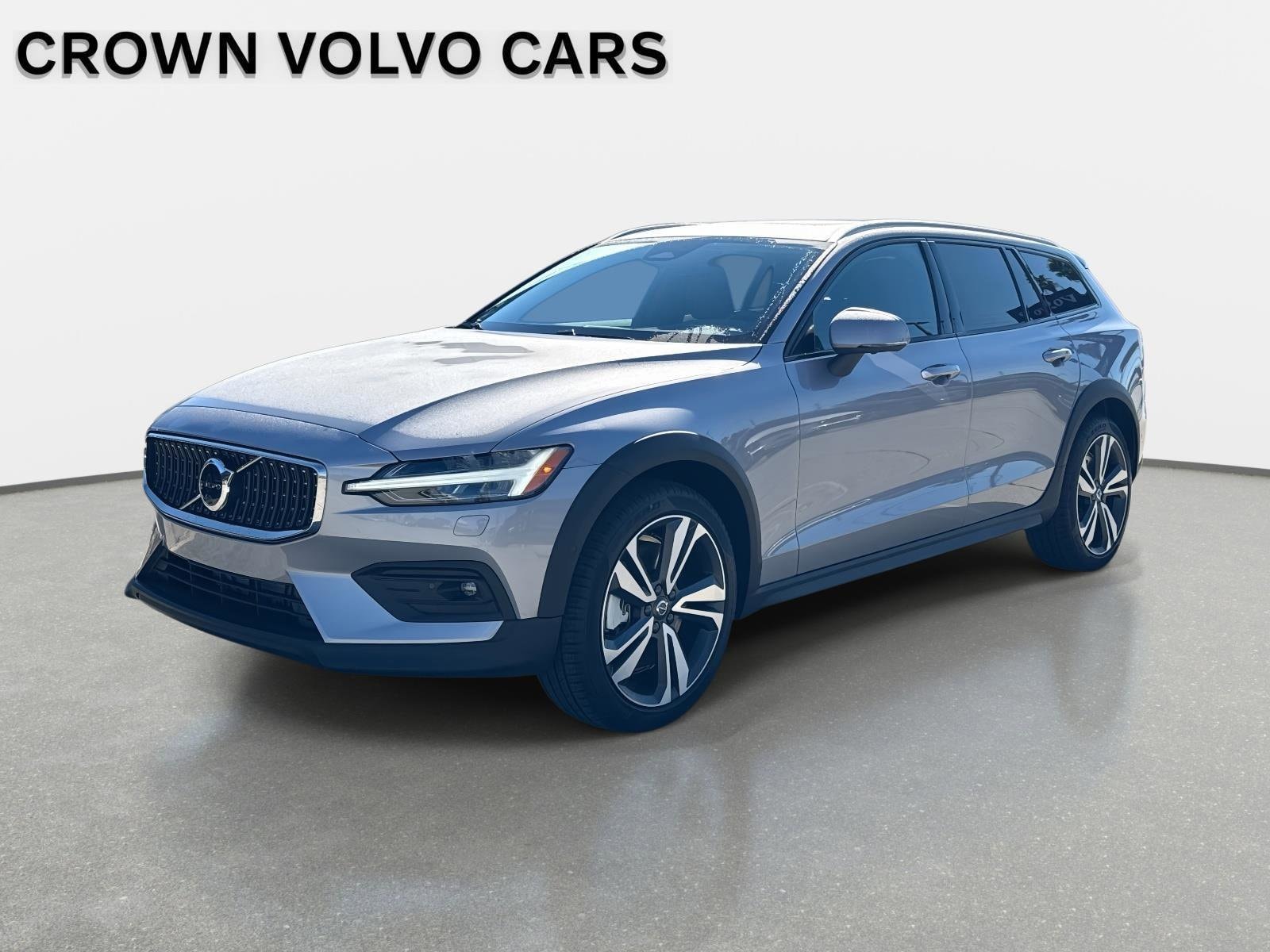 2026 Volvo V60 Cross Country Plus's photo