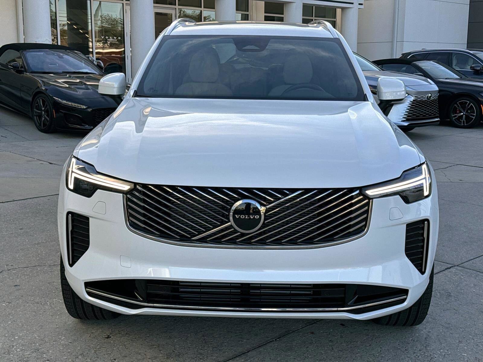 2026 Volvo XC90 T8 Core photo 2