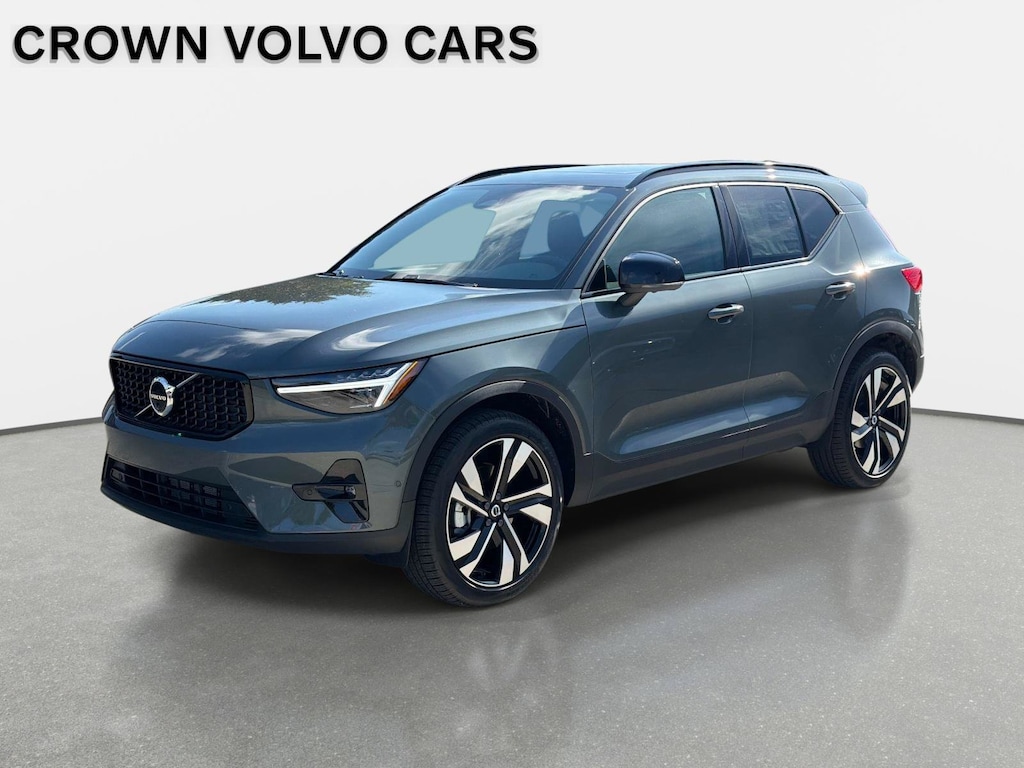 New 2026 Volvo XC40 B5 Plus SUV